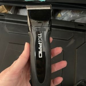 TIGI PRO SESSION TOOLS CLIPPERS ANDIS